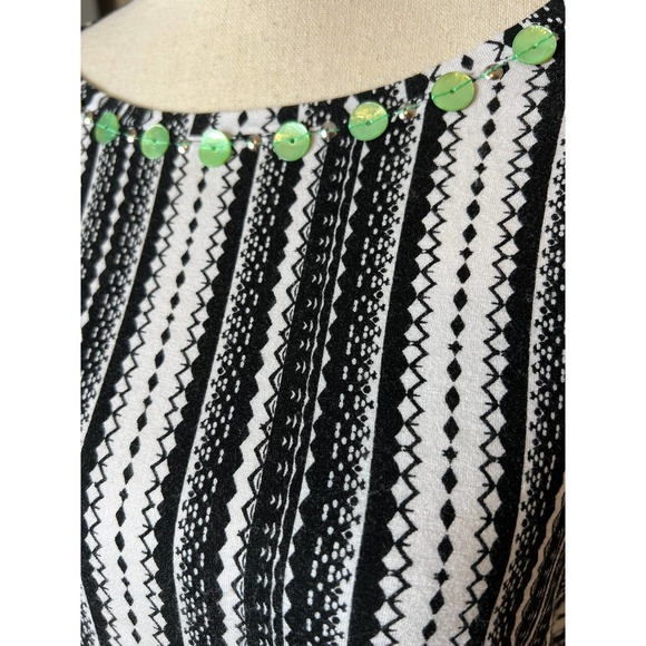 Ruby Rd. Tunic Top in Black White with Floral Bottom in Green Yellow Size Large - Picture 2 of 5